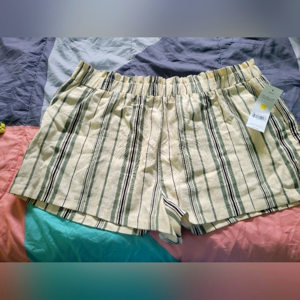 Linen shorts